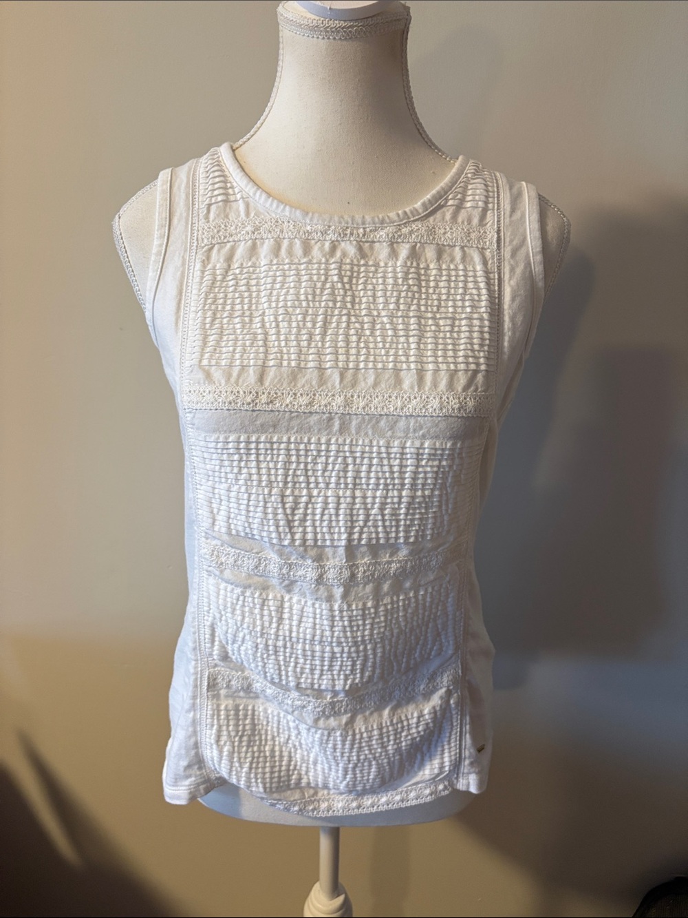 Tommy Hilfiger 100% Cotton Sleeveless Textured Knit White Tank Top. Size Small